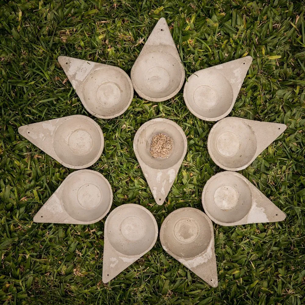[009F] Queimador de Incenso de Cimento Triangular - Sagrada Madre